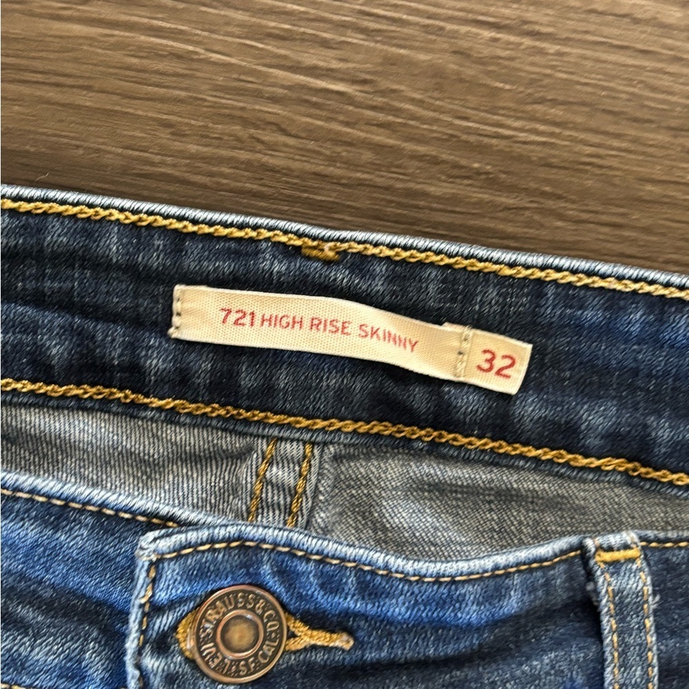 Levi's 721 Women's Skinny Jeans in Deep Blue - Picture 5 of 11
